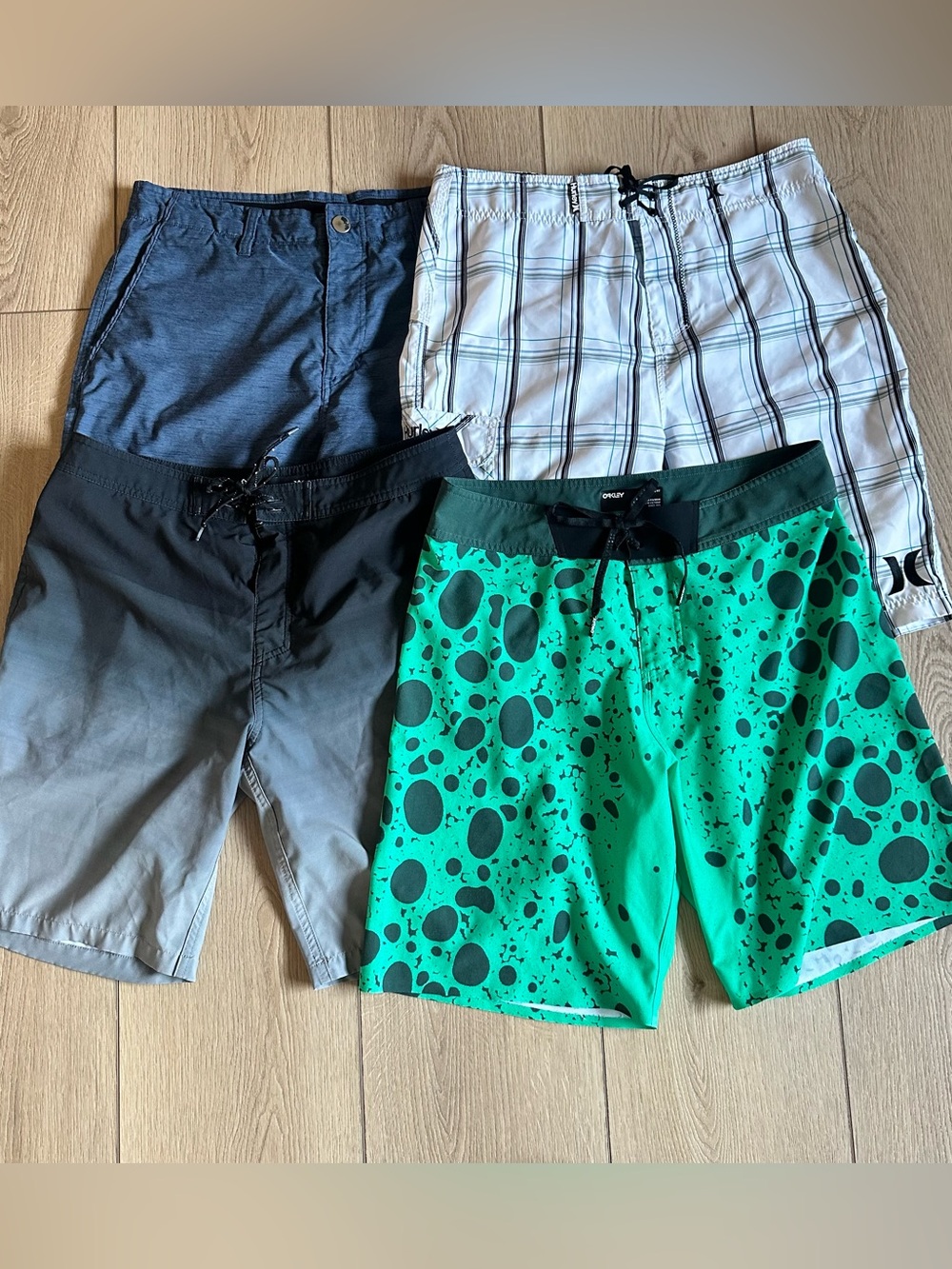 Hurley Men’s size 32 board short bundle